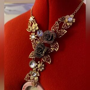 Elegant Floral Necklace With Iridescent and Gold Accents Rhinestone Roses NWOT